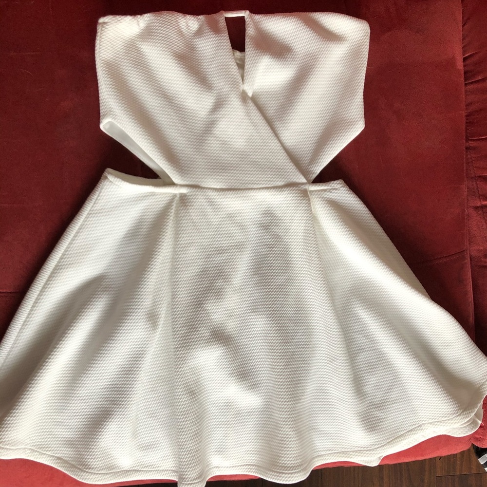 Strapless cut out mini